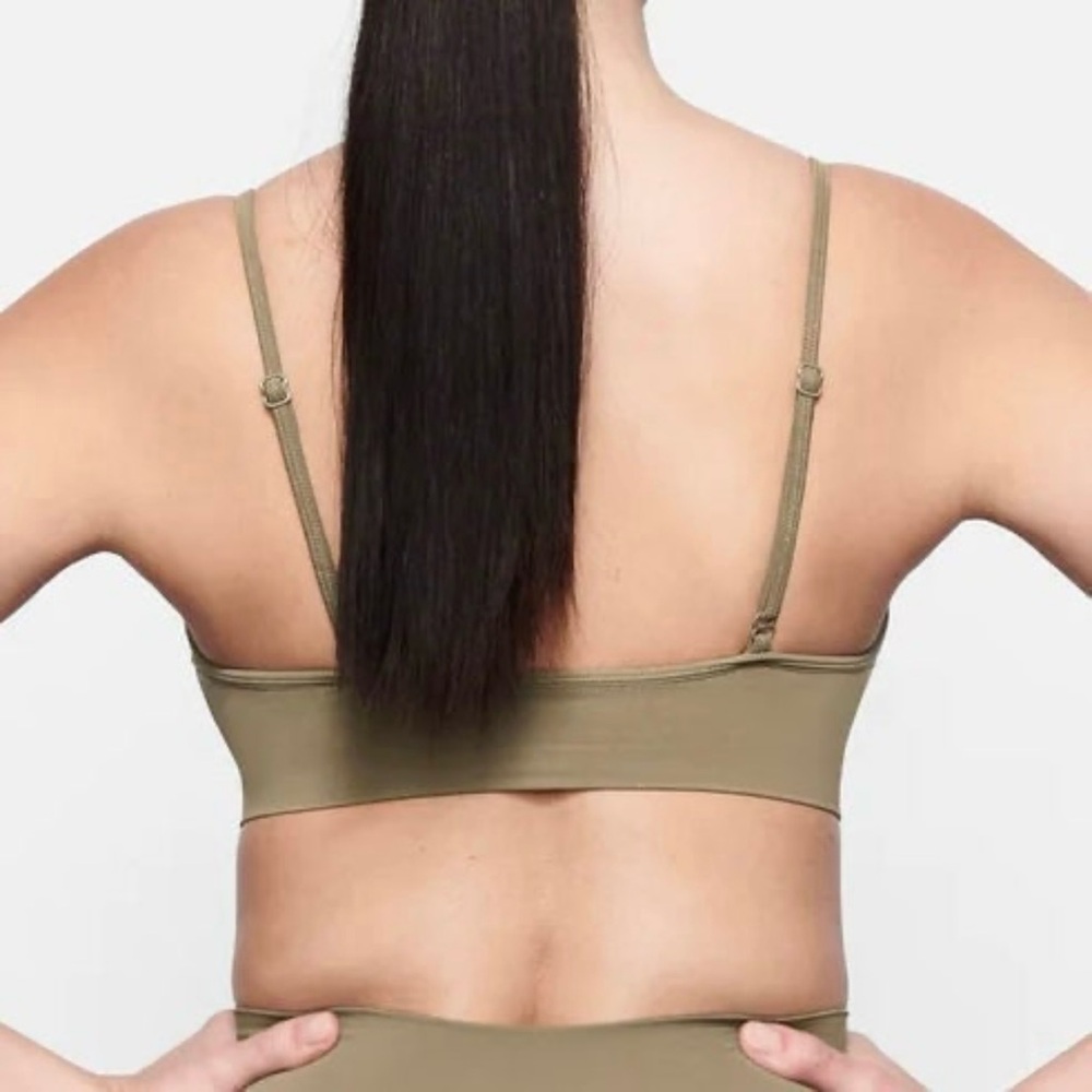 NEW with tags!  Skims bra size small • Skims soft smoothing bralette $45 value! - Picture 2 of 5